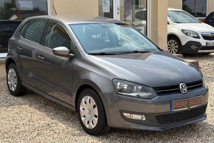 VOLKSWAGEN POLO