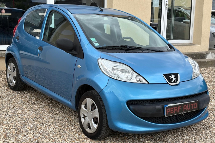 PEUGEOT 107