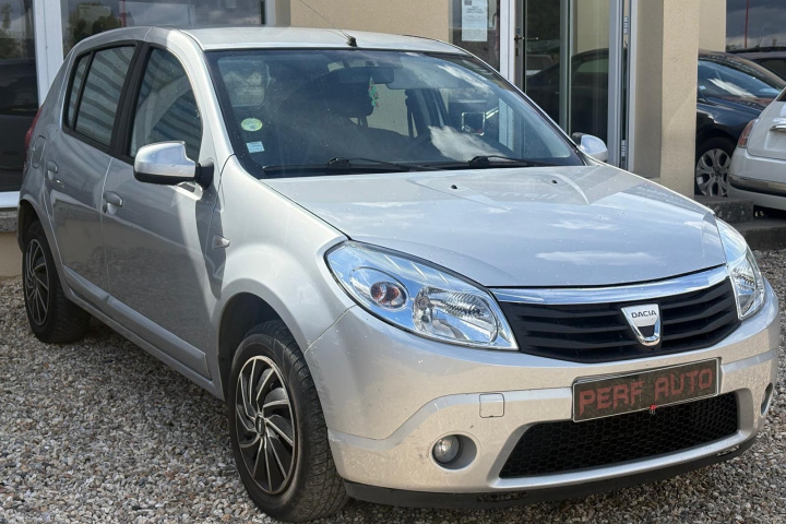 DACIA SANDERO