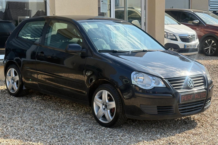 VOLKSWAGEN POLO
