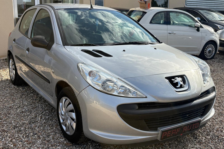 PEUGEOT 206+