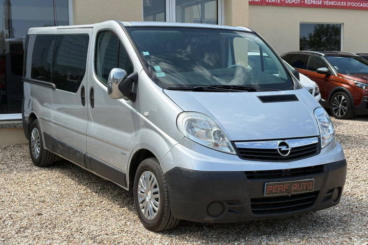 OPEL VIVARO COMBI